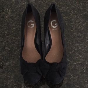 Black suede bow Guess heels, size 8.5